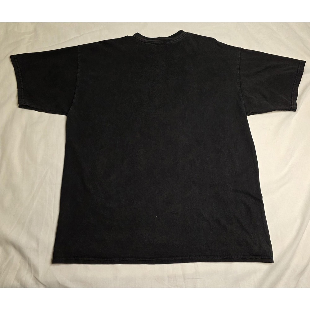 Thrashed Gildan Shirt Mens XL Black Wolf Moon Graphic Nature Tee Honduras - Picture 6 of 7